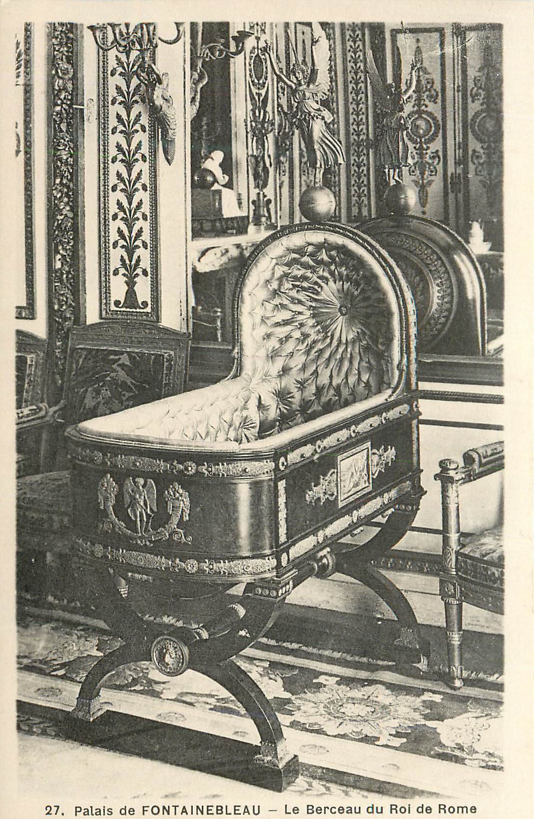 Palacio de FONTAINEBLEAU — La Cama del Rey de Roma